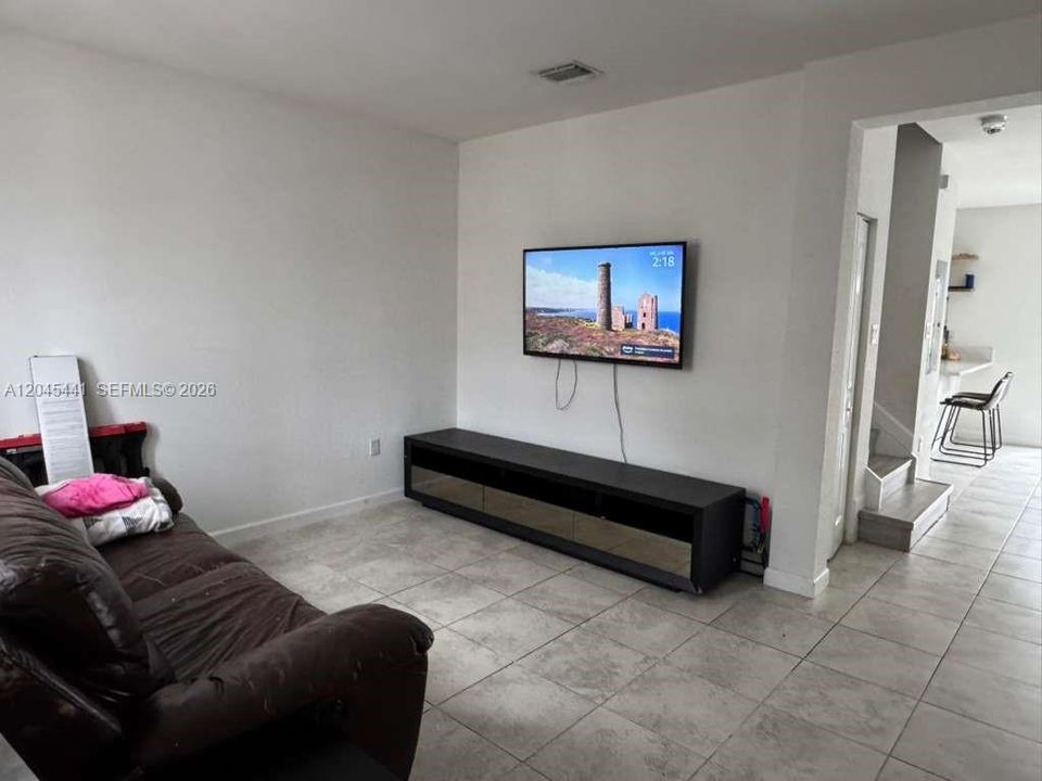 For Sale: $374,900 (3 beds, 2 baths, 1488 Square Feet)