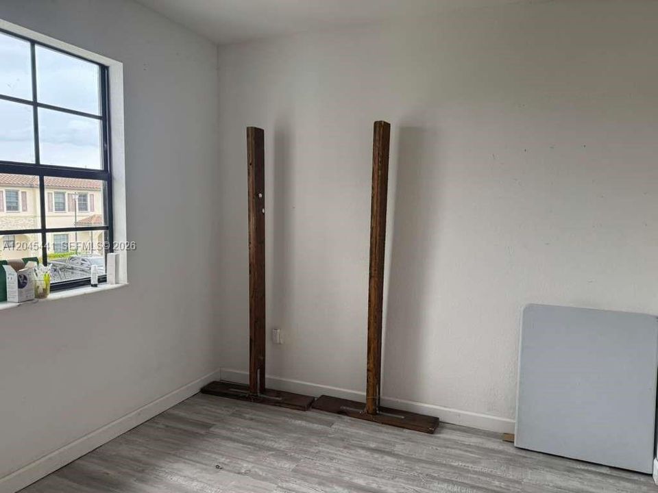 For Sale: $374,900 (3 beds, 2 baths, 1488 Square Feet)