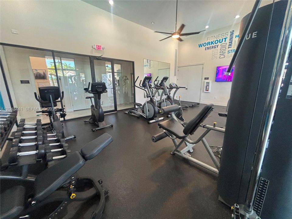 Active With Contract: $374,900 (3 beds, 2 baths, 1488 Square Feet)