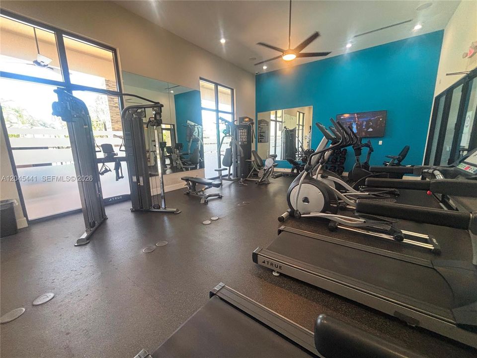 Active With Contract: $374,900 (3 beds, 2 baths, 1488 Square Feet)