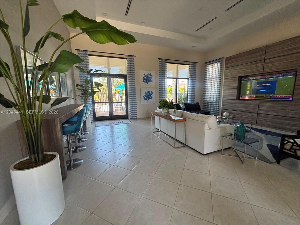 Active With Contract: $374,900 (3 beds, 2 baths, 1488 Square Feet)