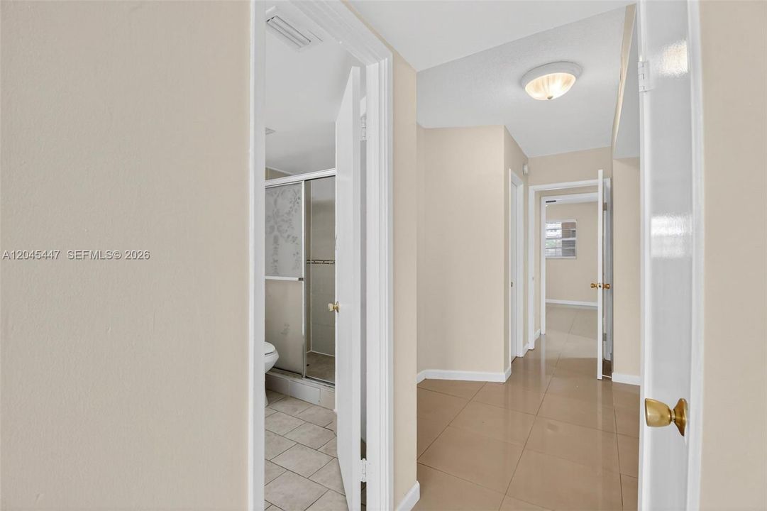 В аренду: $2,450 (2 спален, 2 ванн, 1315 Квадратных фут)