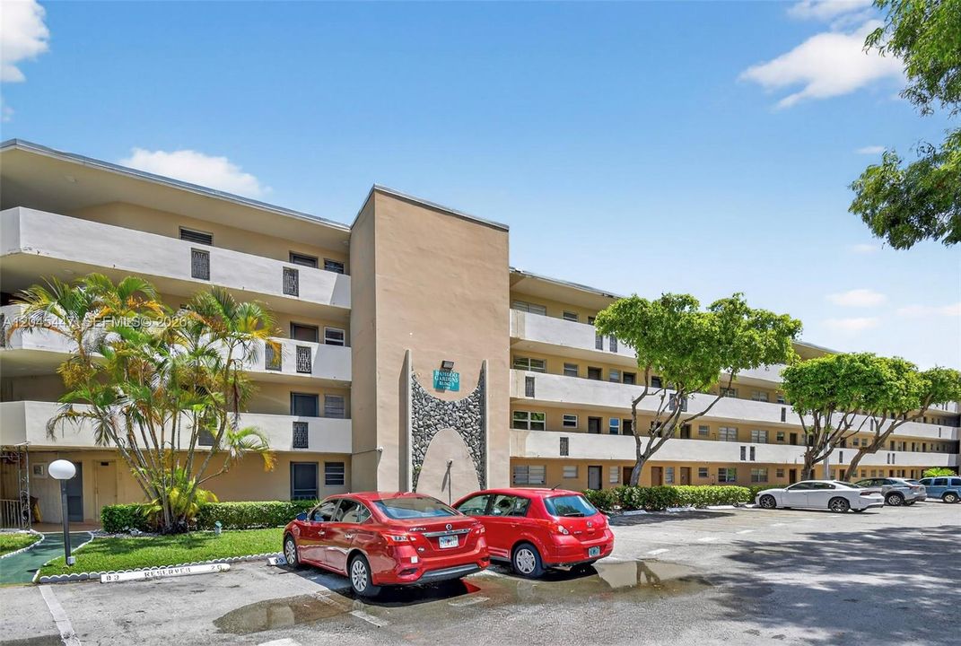 В аренду: $2,450 (2 спален, 2 ванн, 1315 Квадратных фут)