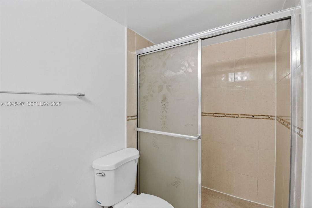В аренду: $2,450 (2 спален, 2 ванн, 1315 Квадратных фут)