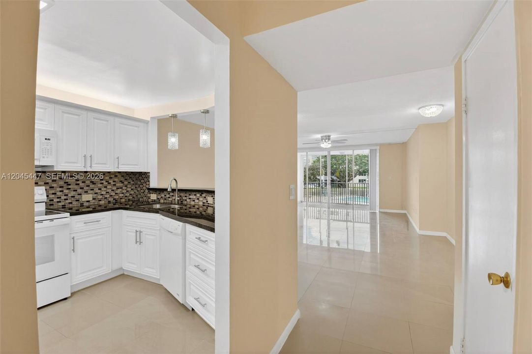 В аренду: $2,450 (2 спален, 2 ванн, 1315 Квадратных фут)