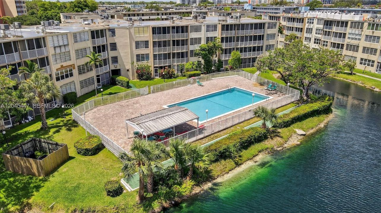 В аренду: $2,450 (2 спален, 2 ванн, 1315 Квадратных фут)