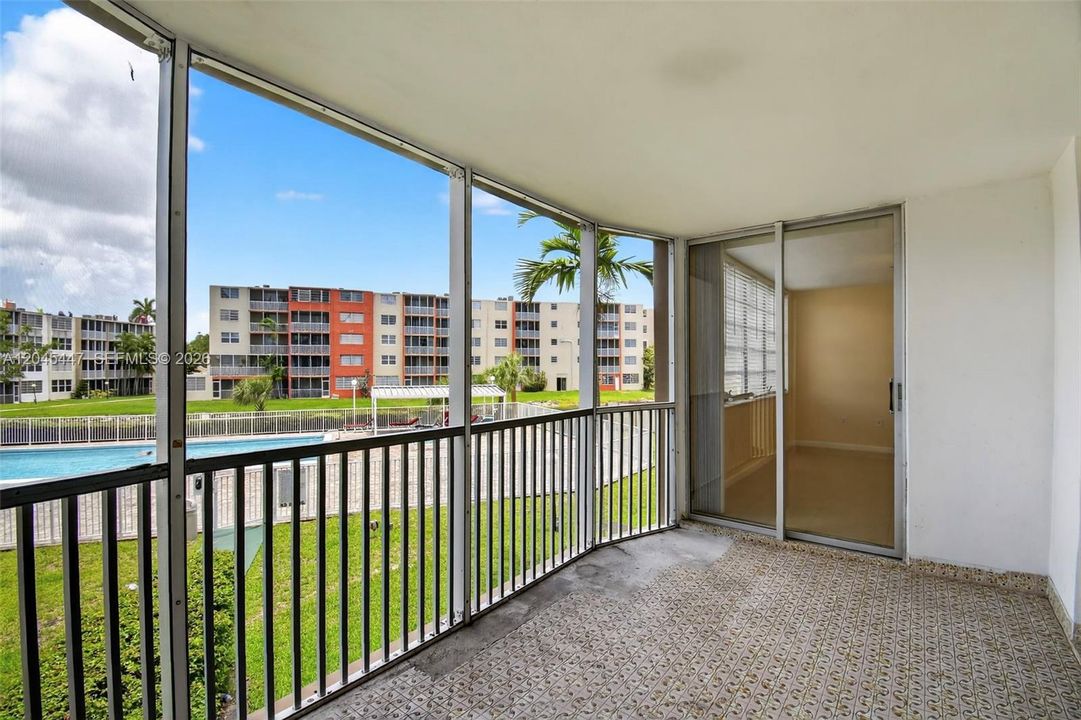 В аренду: $2,450 (2 спален, 2 ванн, 1315 Квадратных фут)
