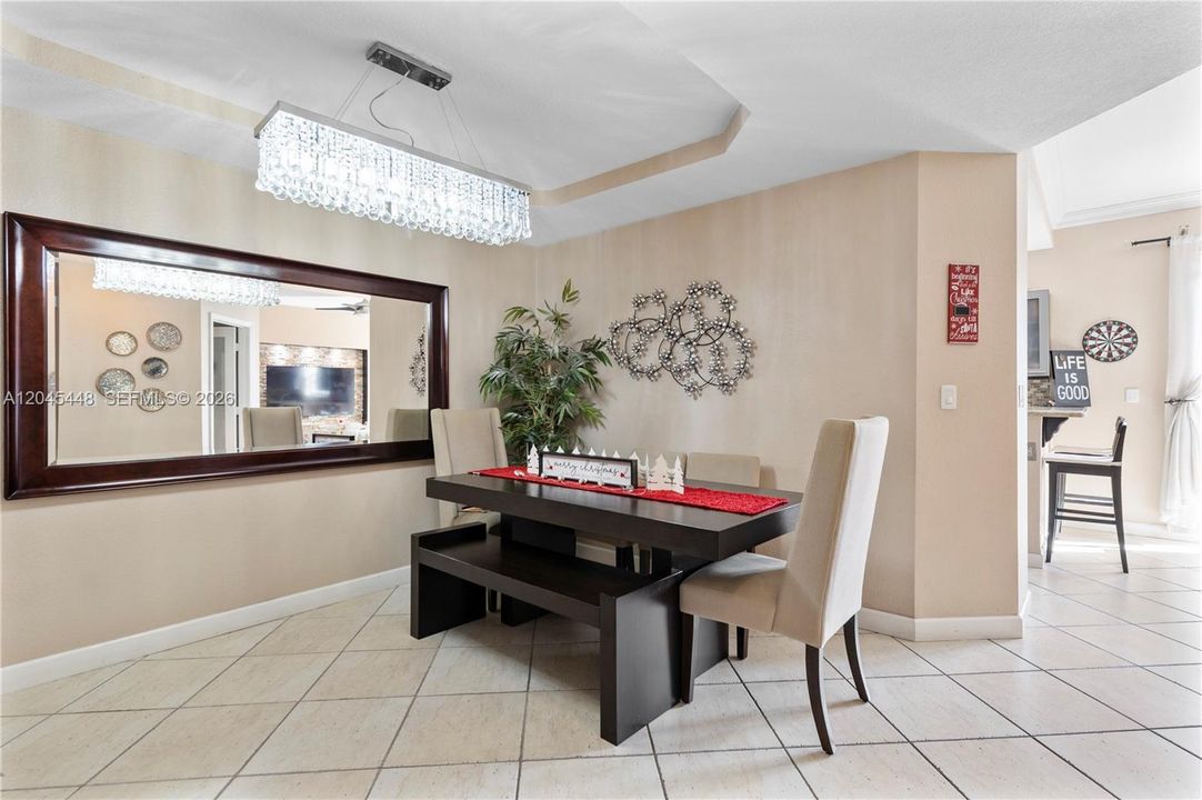 En Renta: $3,795 (3 camas, 2 baños, 1800 Pies cuadrados)