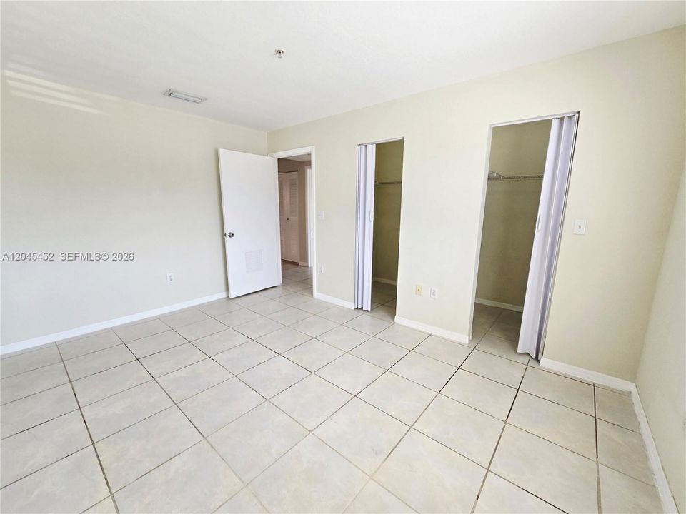 En Renta: $2,400 (2 camas, 2 baños, 999 Pies cuadrados)