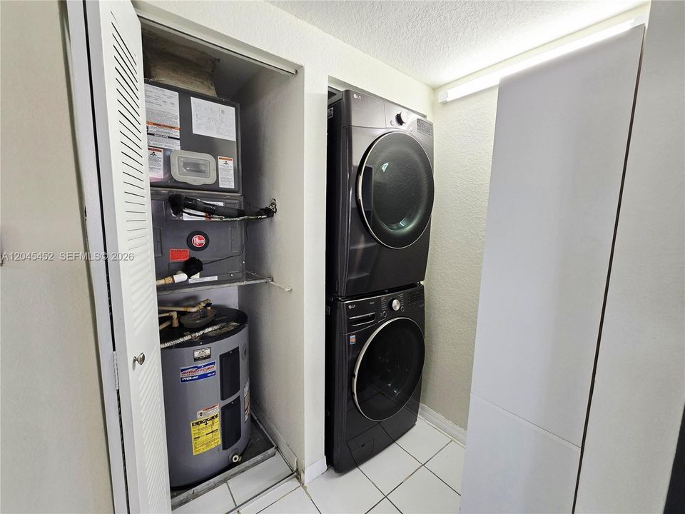 En Renta: $2,400 (2 camas, 2 baños, 999 Pies cuadrados)