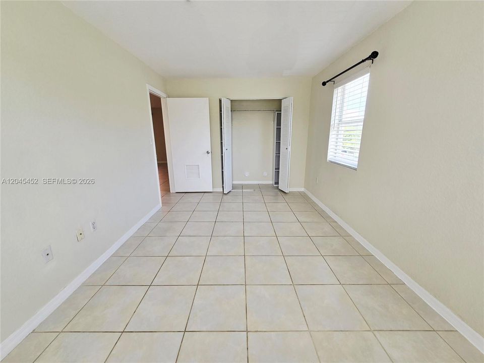 En Renta: $2,400 (2 camas, 2 baños, 999 Pies cuadrados)