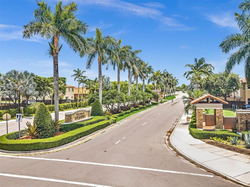 На продажу: $415,000 (3 спален, 2 ванн, 1526 Квадратных фут)
