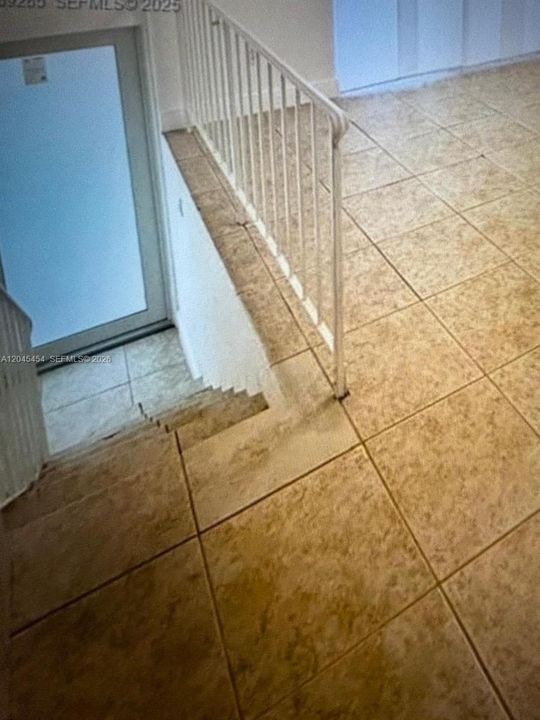 For Rent: $2,800 (3 beds, 2 baths, 2010 Square Feet)
