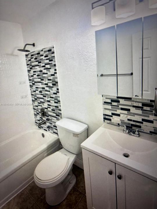 For Rent: $2,800 (3 beds, 2 baths, 2010 Square Feet)