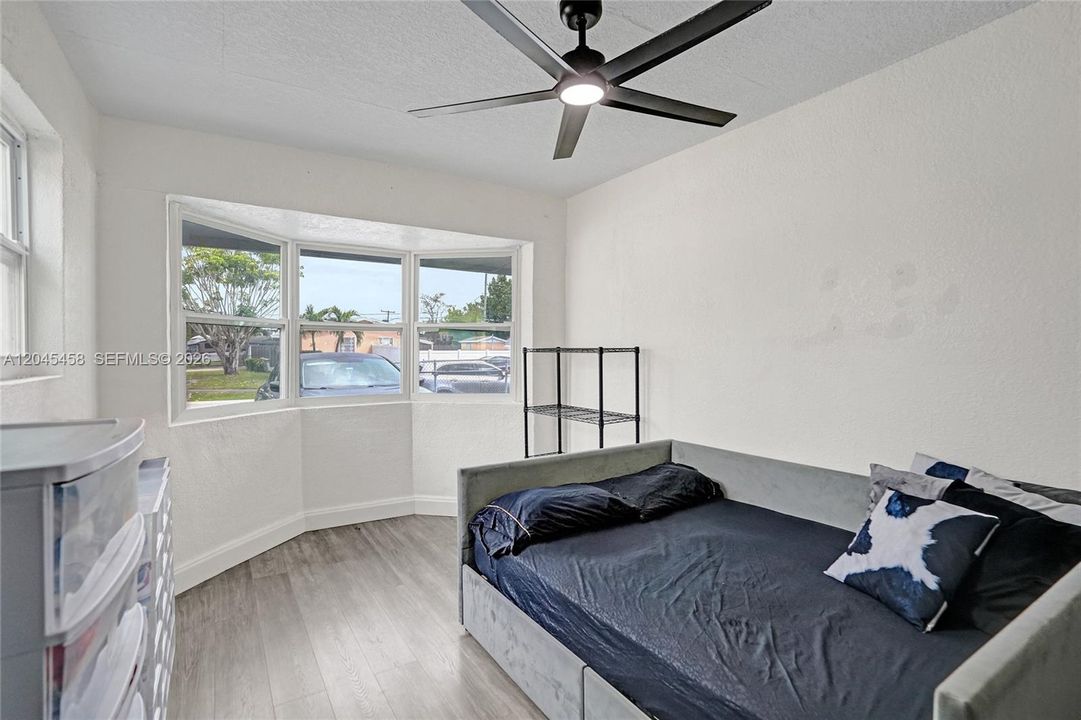 En Venta: $380,000 (3 camas, 1 baños, 1240 Pies cuadrados)