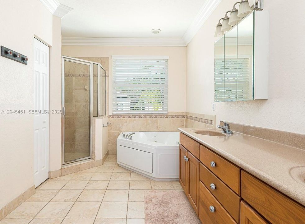 For Sale: $695,000 (3 beds, 3 baths, 2388 Square Feet)