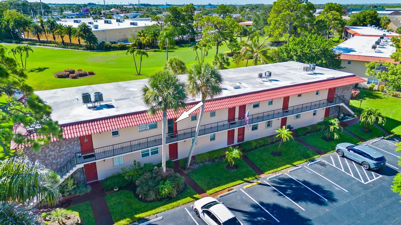 1975 SW Palm City Road Unit G-10