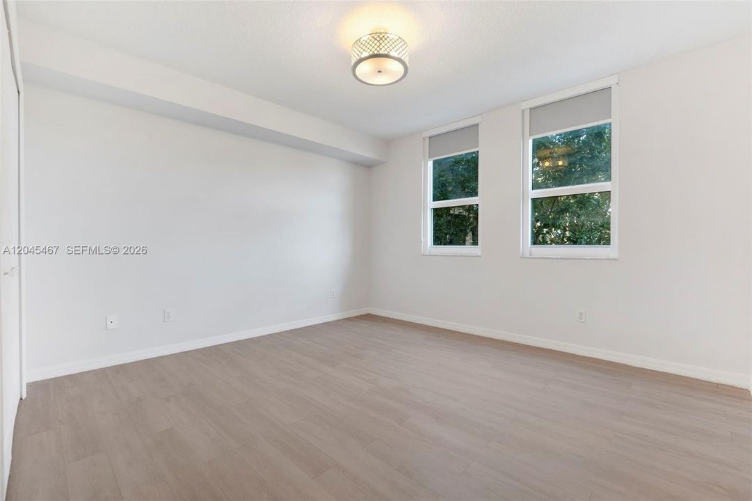 For Rent: $2,300 (1 beds, 1 baths, 711 Square Feet)
