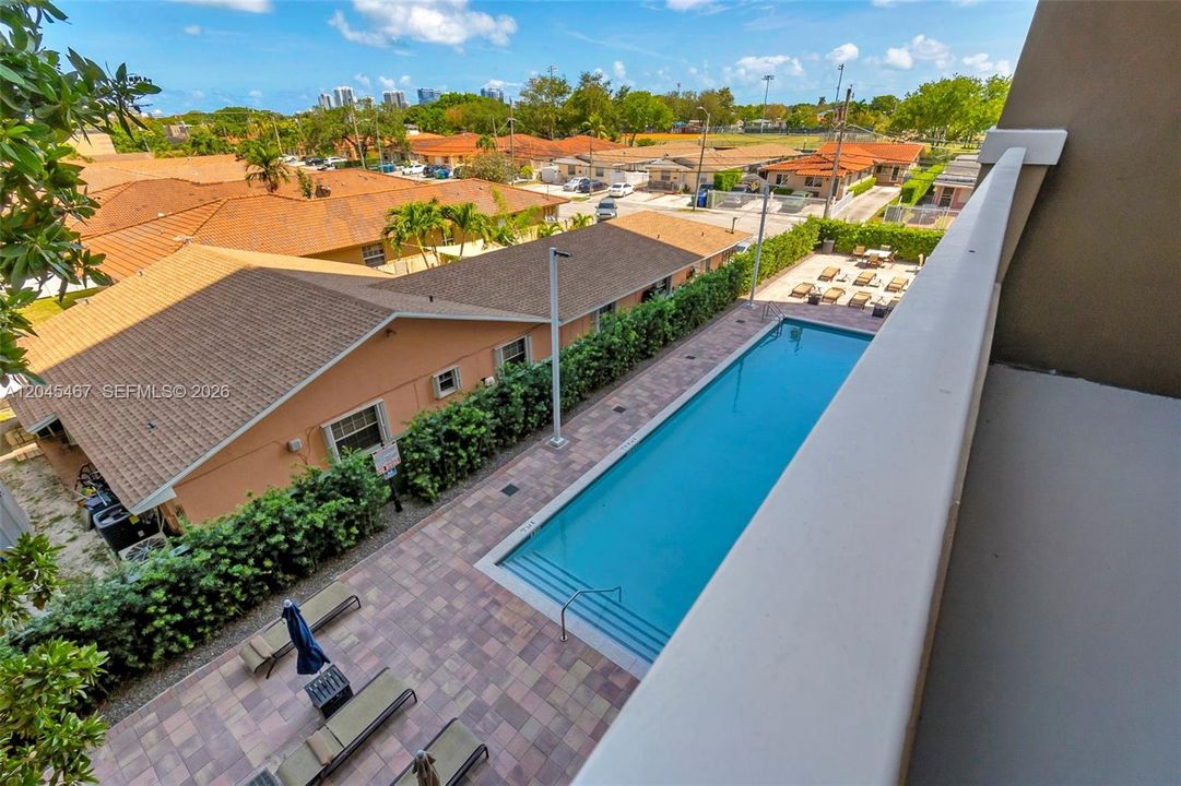 For Rent: $2,300 (1 beds, 1 baths, 711 Square Feet)