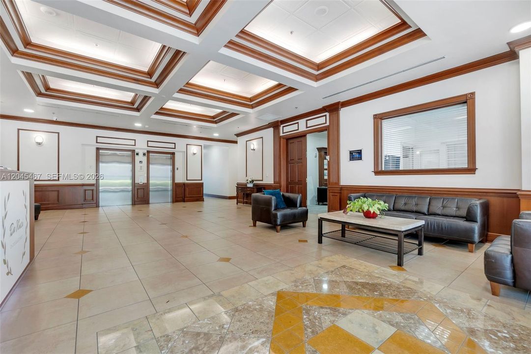 For Rent: $2,300 (1 beds, 1 baths, 711 Square Feet)