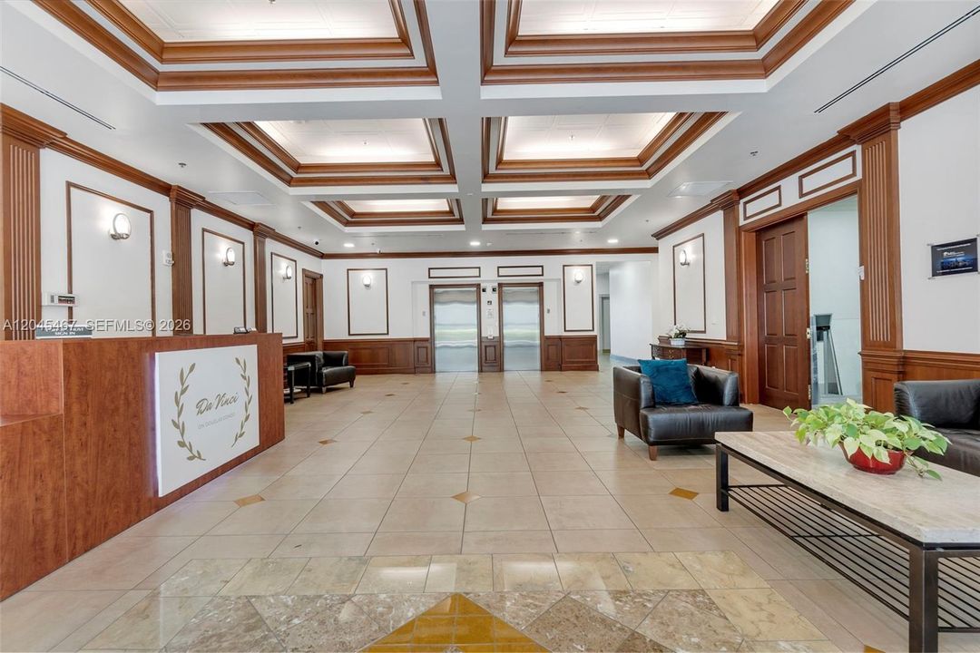 For Rent: $2,300 (1 beds, 1 baths, 711 Square Feet)
