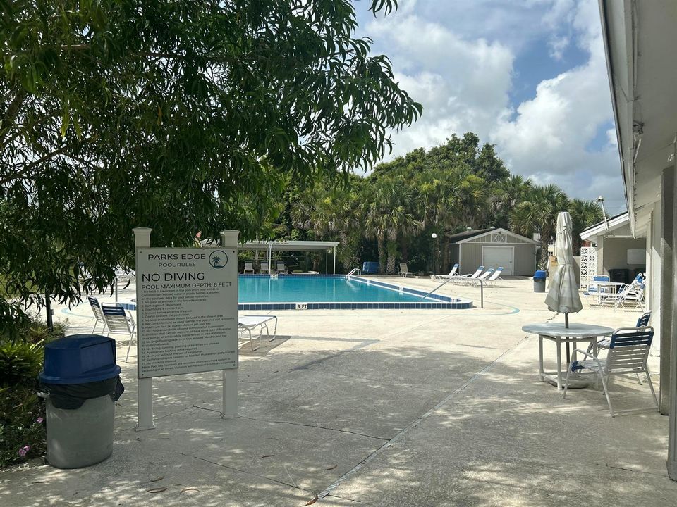 Community POOL