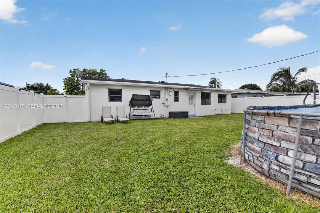 En Venta: $445,000 (3 camas, 1 baños, 1104 Pies cuadrados)