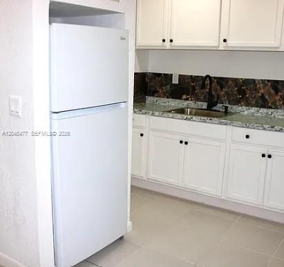 На продажу: $222,000 (2 спален, 1 ванн, 765 Квадратных фут)