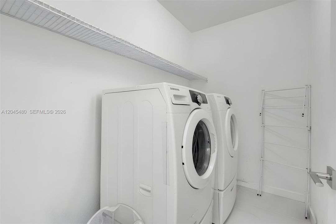 На продажу: $650,000 (3 спален, 2 ванн, 1844 Квадратных фут)
