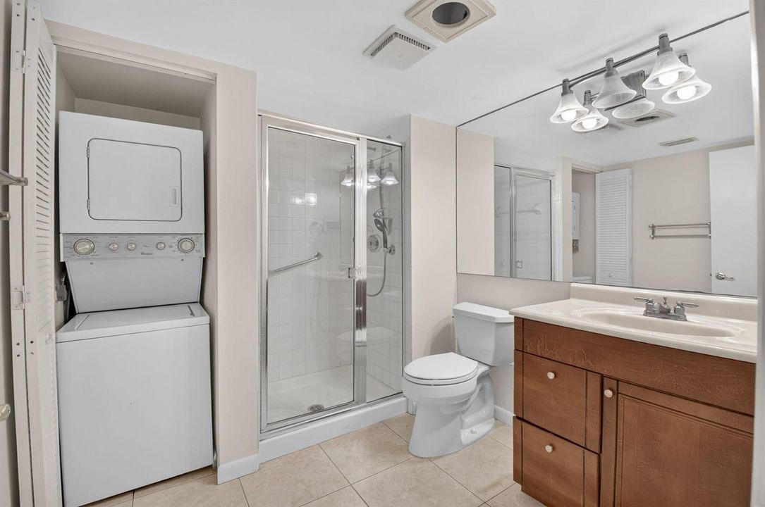 2nd Bathroom & Laundry