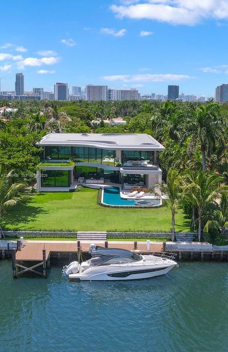 En Venta: $23,000,000 (7 camas, 8 baños, 7355 Pies cuadrados)