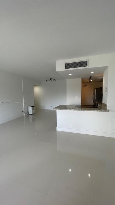 В аренду: $2,900 (2 спален, 2 ванн, 1104 Квадратных фут)