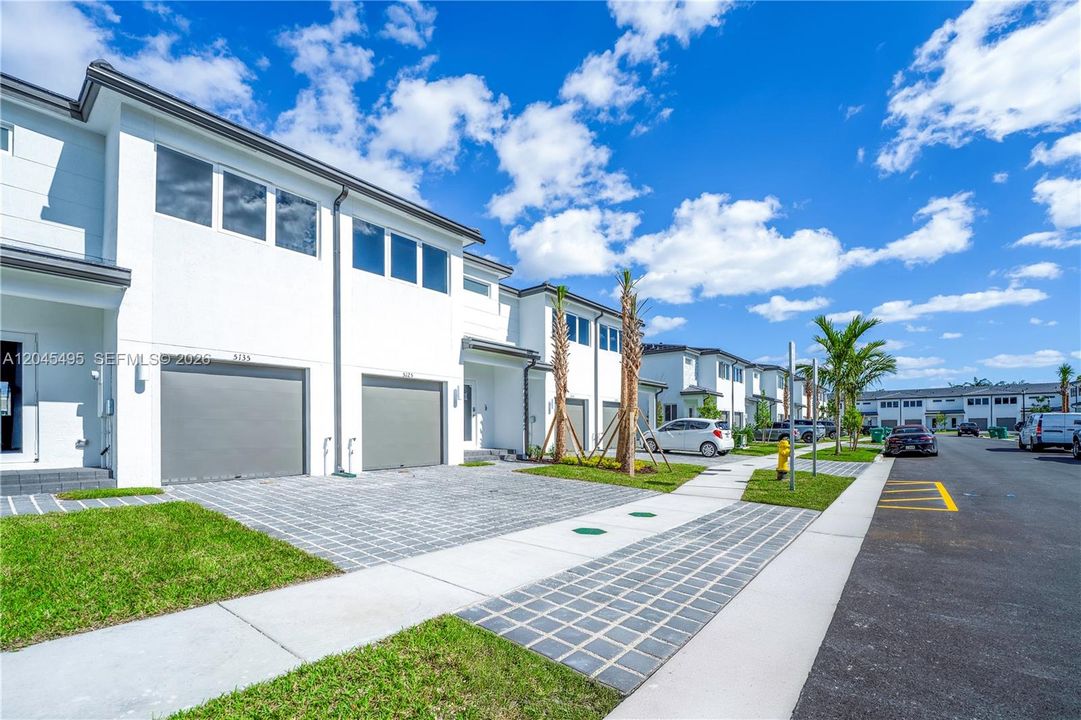 На продажу: $439,000 (3 спален, 2 ванн, 1276 Квадратных фут)