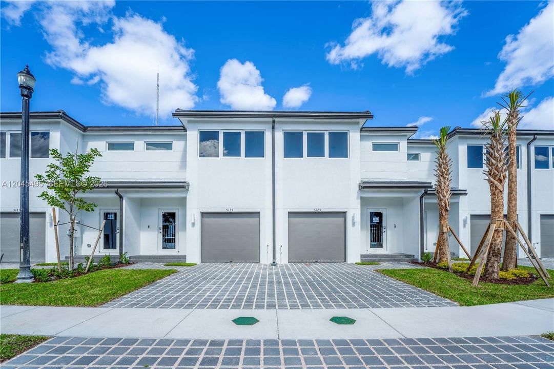 На продажу: $439,000 (3 спален, 2 ванн, 1276 Квадратных фут)