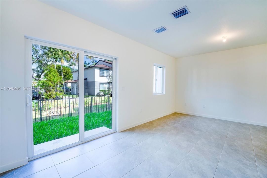 На продажу: $439,000 (3 спален, 2 ванн, 1276 Квадратных фут)