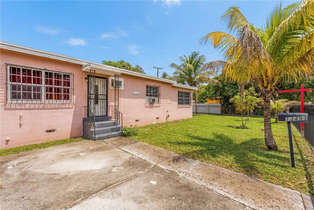 En Renta: $2,400 (2 camas, 1 baños, 2120 Pies cuadrados)