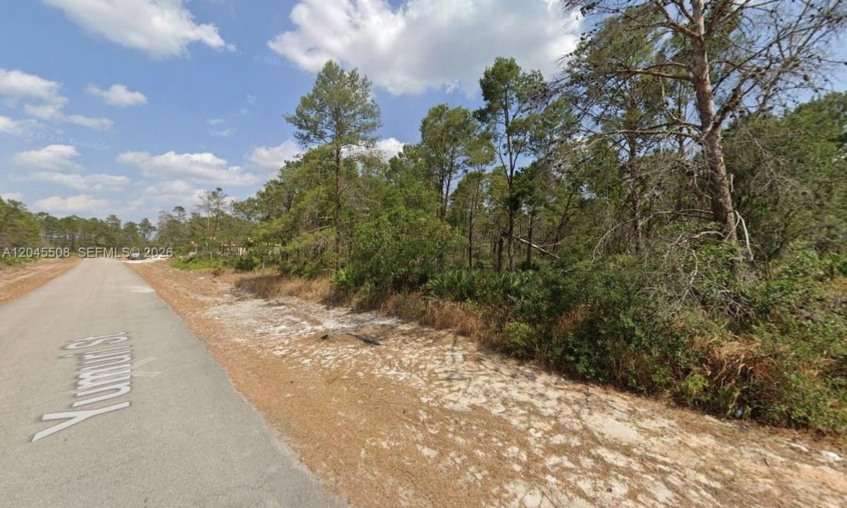 На продажу: $25,000 (0.23 acres)