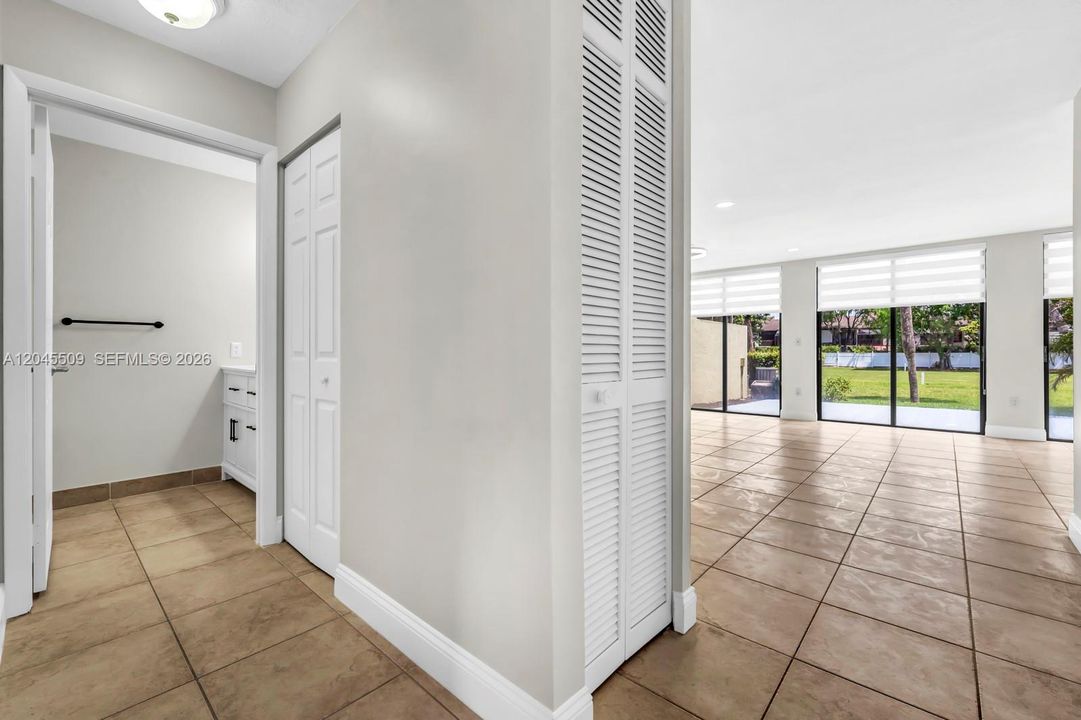 For Rent: $3,975 (4 beds, 2 baths, 1712 Square Feet)