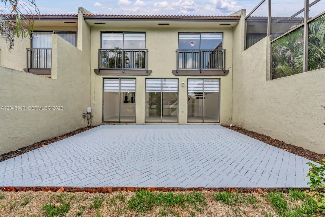 For Rent: $3,975 (4 beds, 2 baths, 1712 Square Feet)
