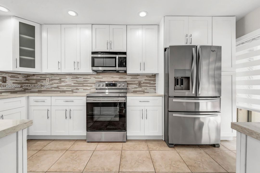 For Rent: $3,975 (4 beds, 2 baths, 1712 Square Feet)