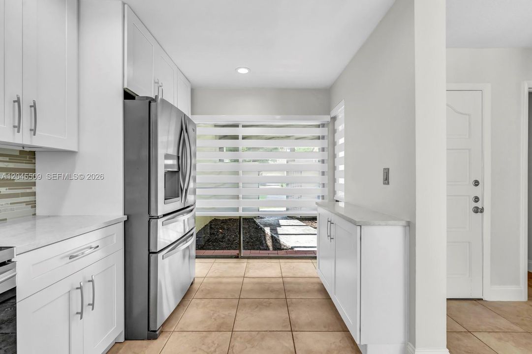 For Rent: $3,975 (4 beds, 2 baths, 1712 Square Feet)