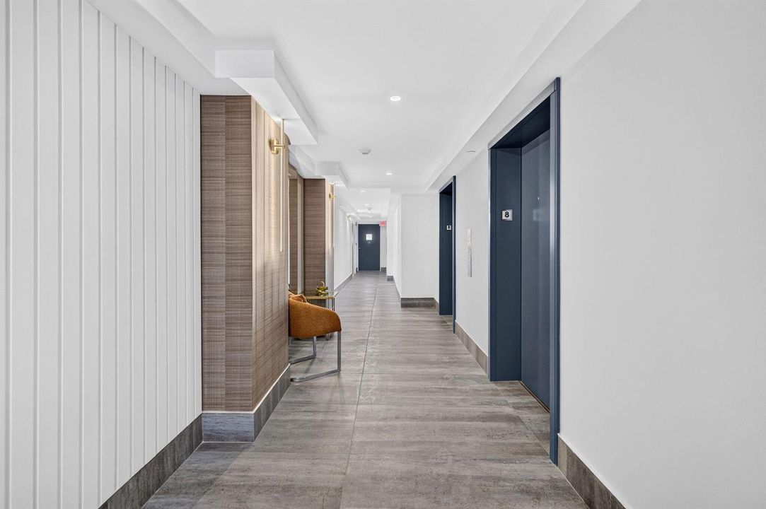 Elevator/hallway