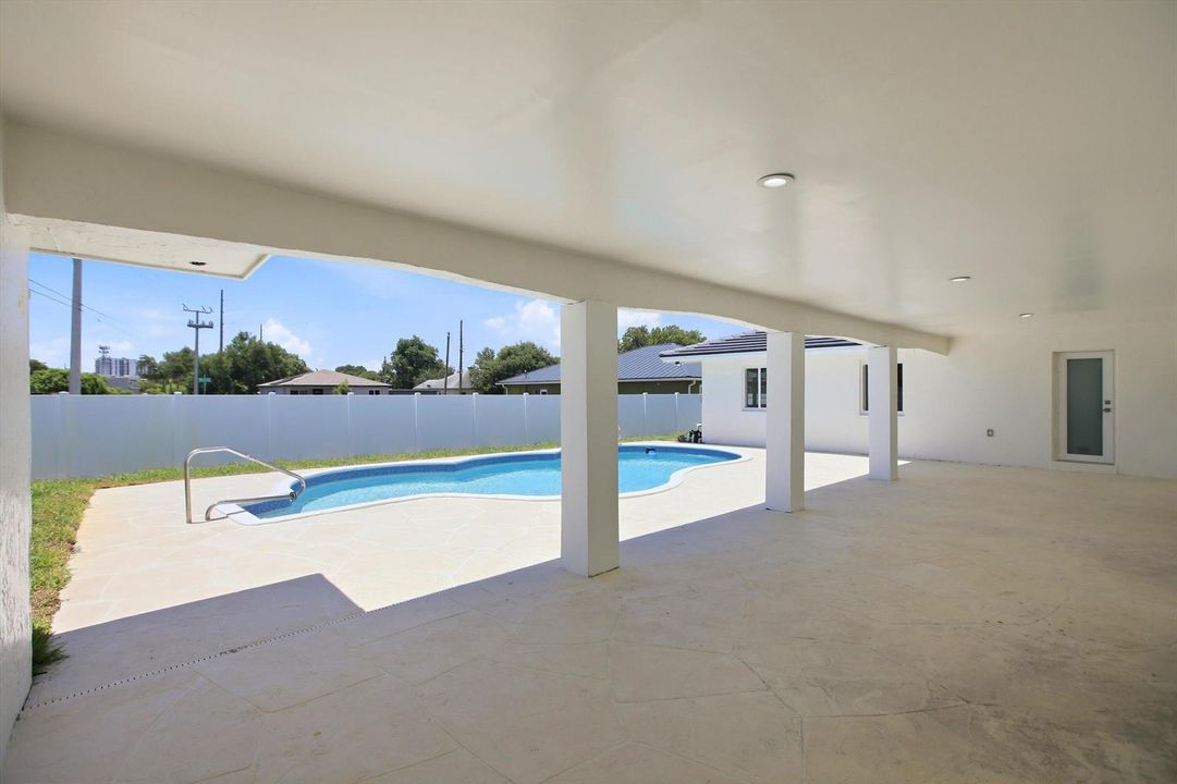 30-Property Photo 030