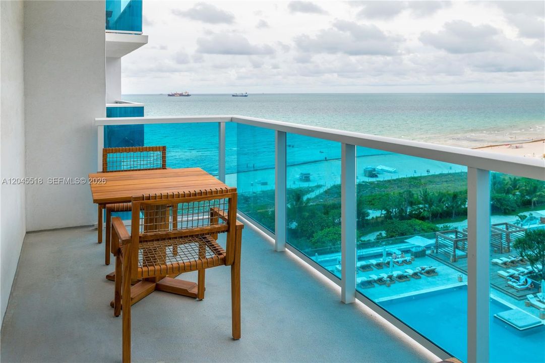 For Rent: $13,000 (1 beds, 1 baths, 893 Square Feet)