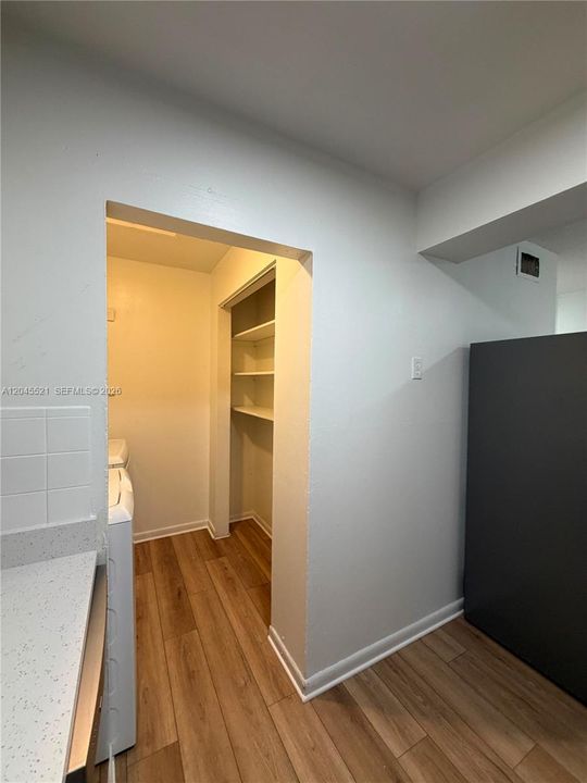 For Rent: $2,500 (3 beds, 1 baths, 1250 Square Feet)