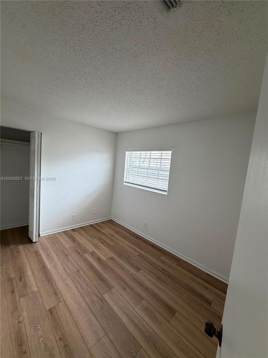 For Rent: $2,500 (3 beds, 1 baths, 1250 Square Feet)