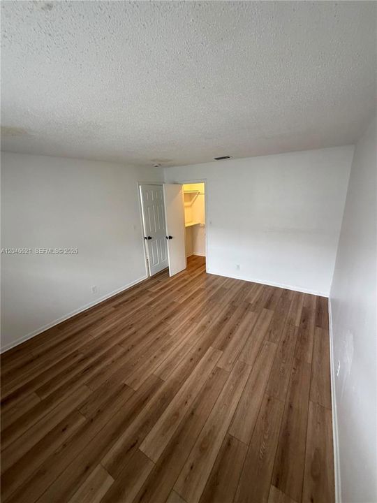 For Rent: $2,500 (3 beds, 1 baths, 1250 Square Feet)