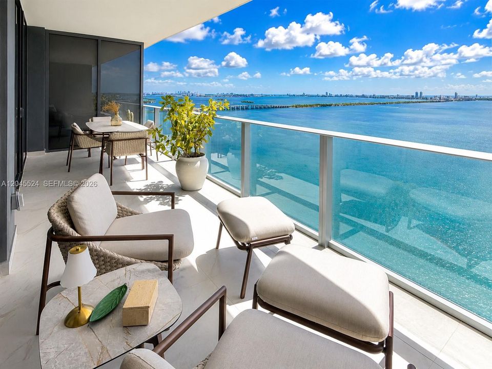 For Rent: $7,500 (1 beds, 2 baths, 966 Square Feet)