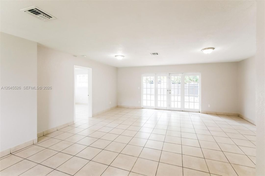 В аренду: $3,360 (4 спален, 2 ванн, 1512 Квадратных фут)