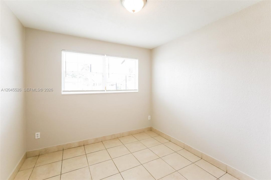В аренду: $3,360 (4 спален, 2 ванн, 1512 Квадратных фут)